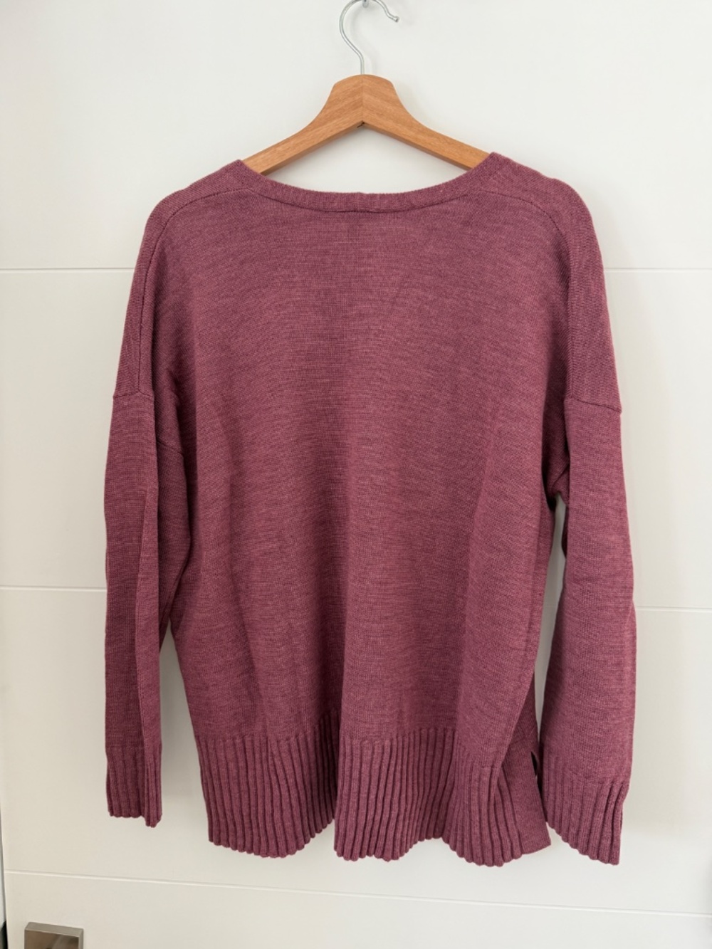 NWT Eileen Fisher 100% Extra Fine Merino Wool V-Neck Box Top Sweater Mauve M - Picture 2 of 5